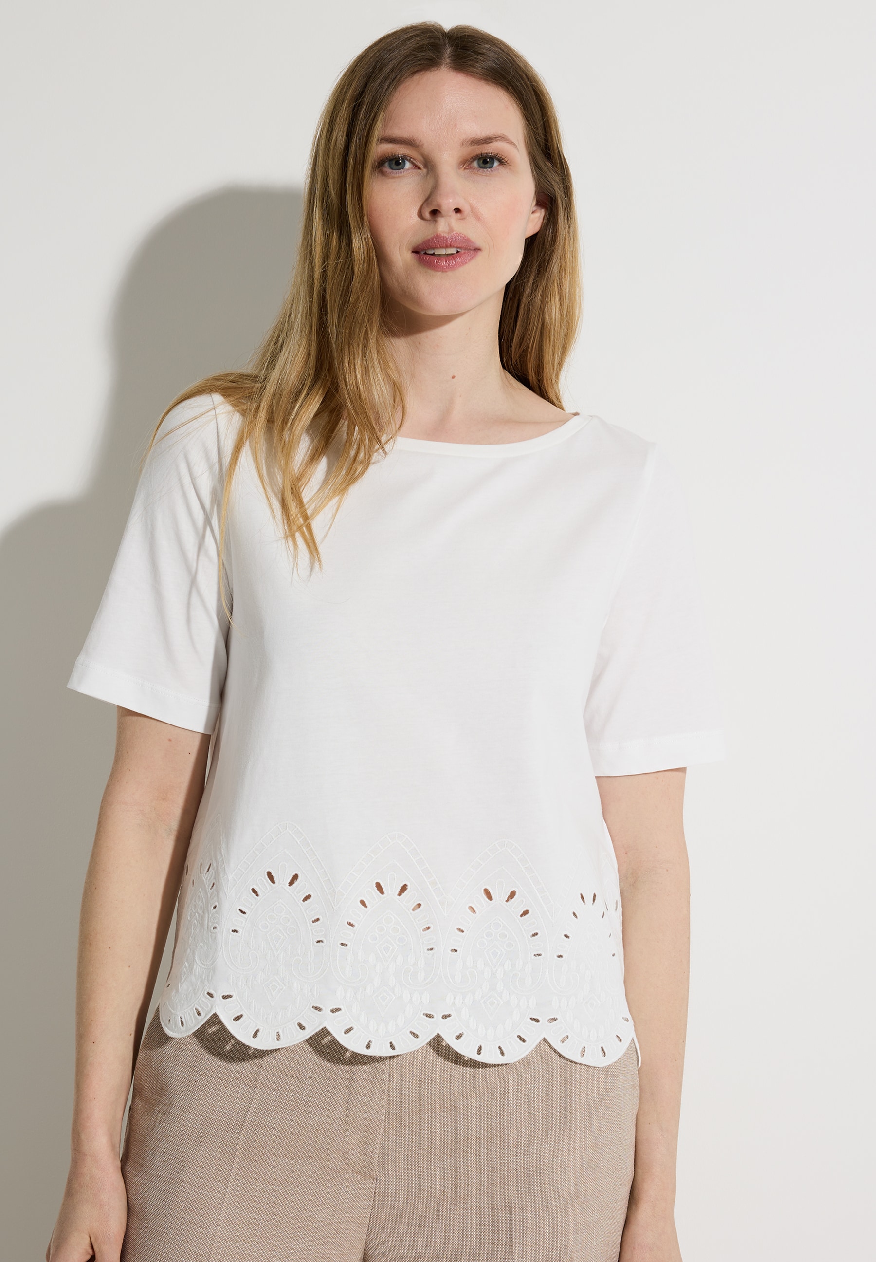 T-Shirt mit Spitzensaum