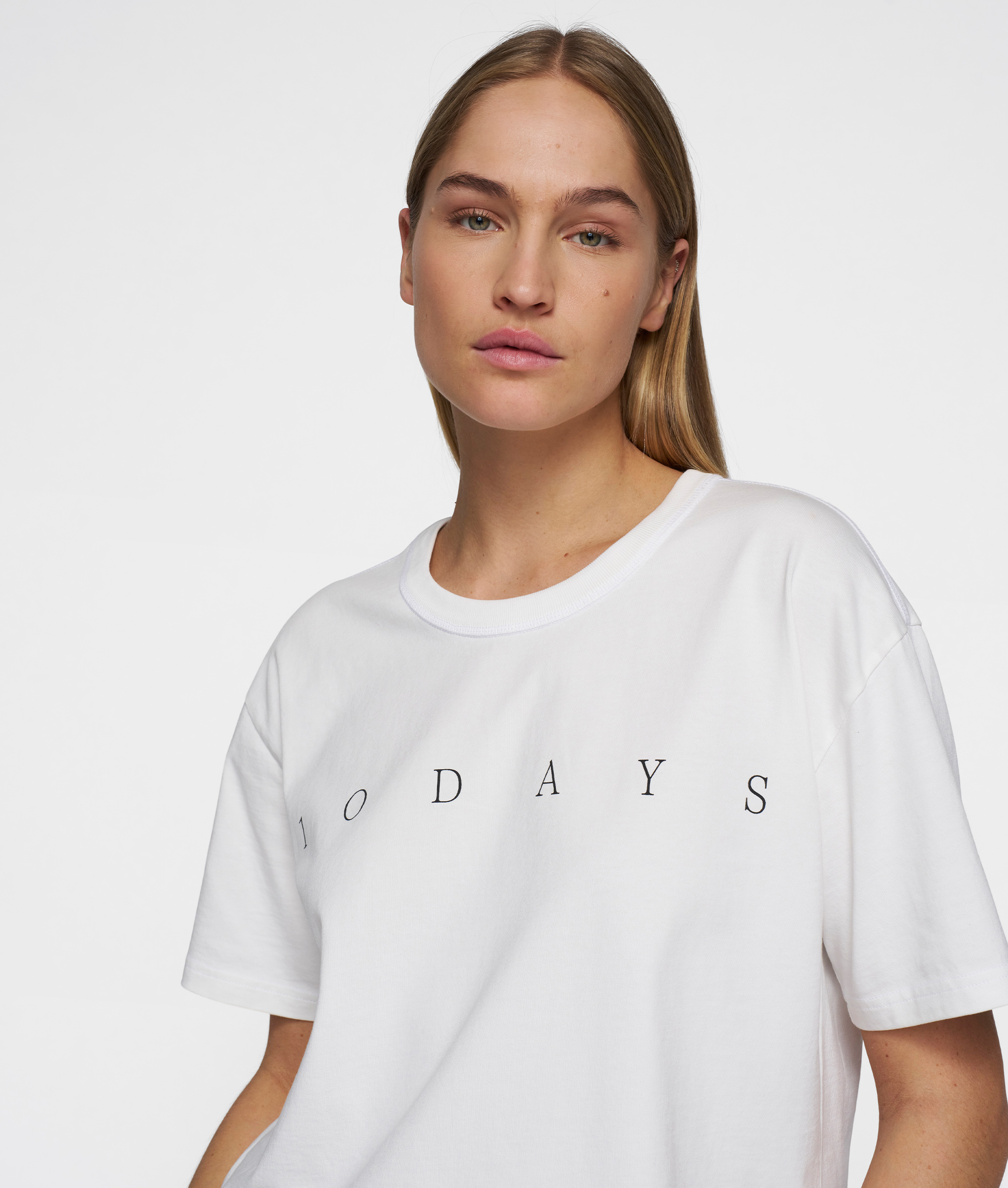 short sleeve tee logo