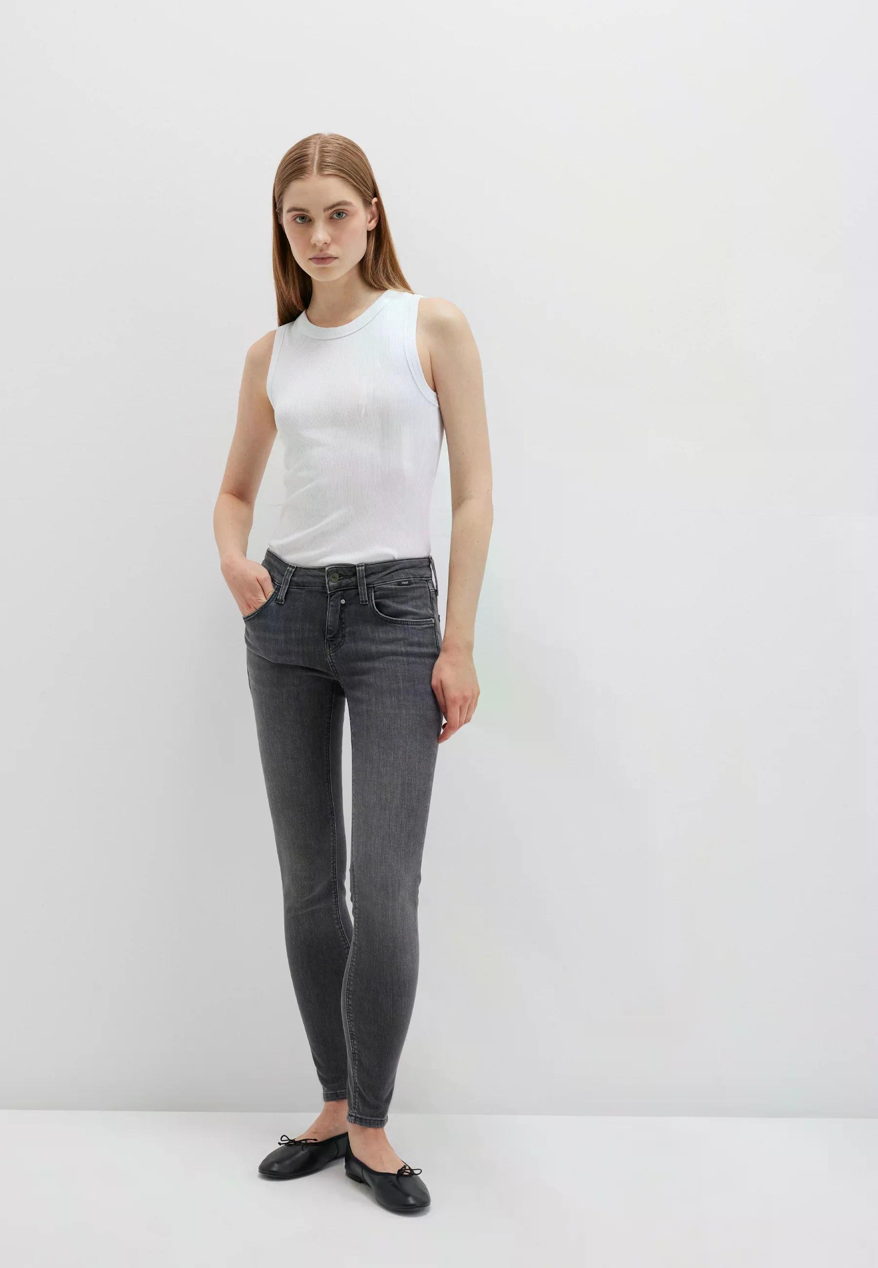 Super Skinny Adriana