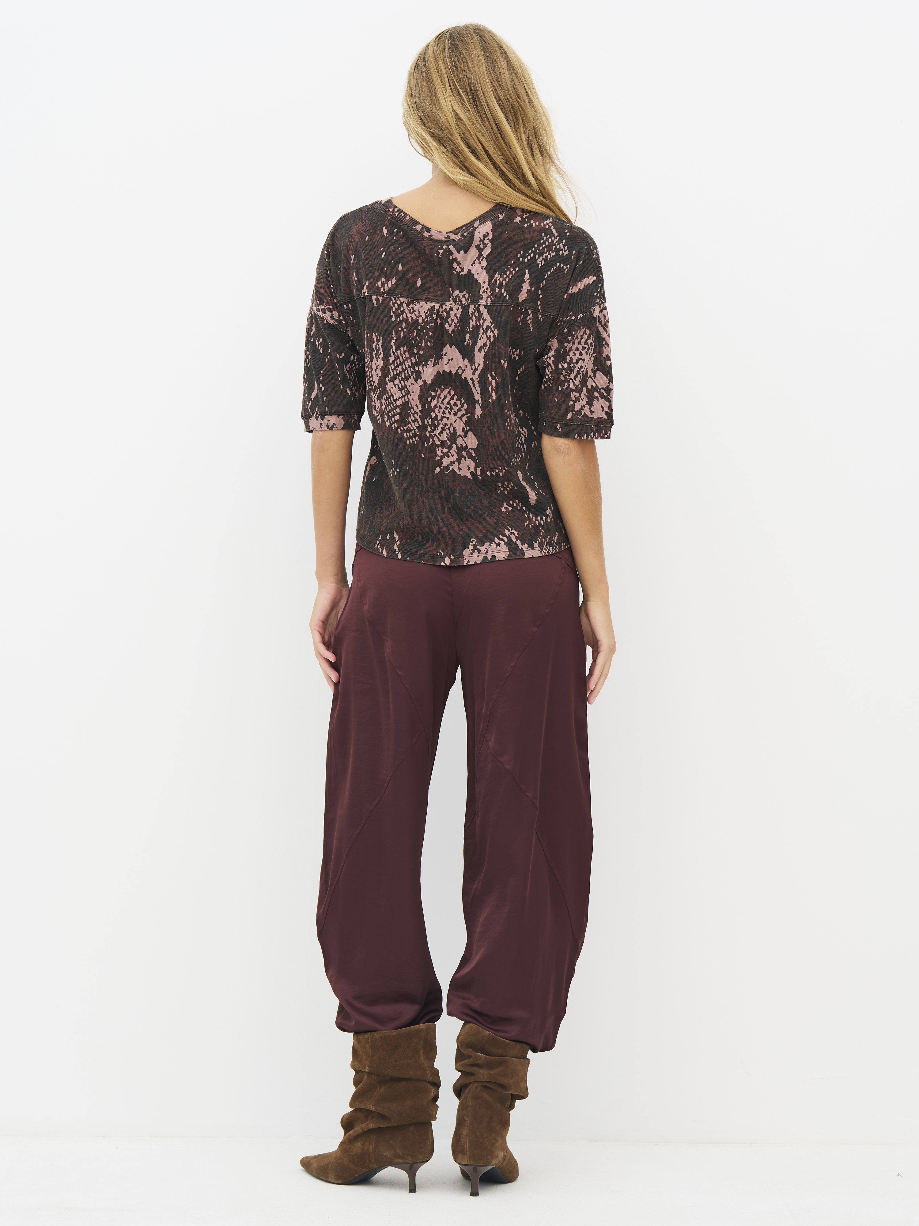 Enola Tee