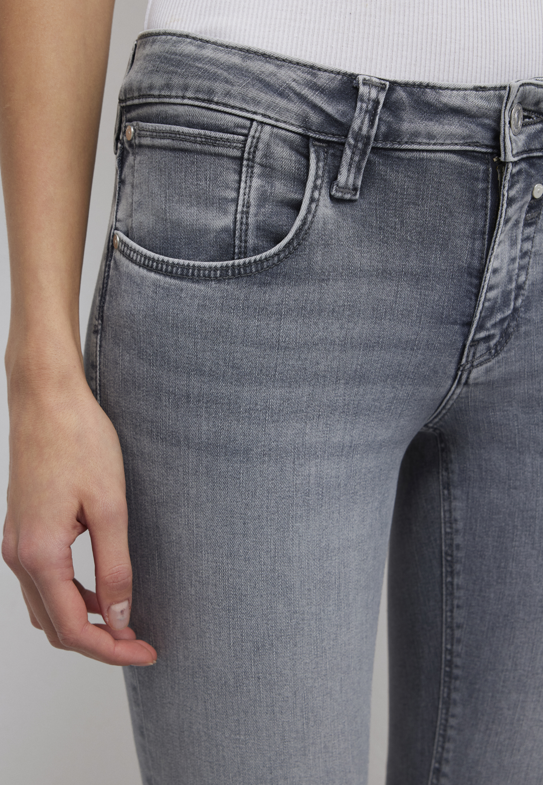 Bella Mide Rise, BootcutMAVI Hose Da.