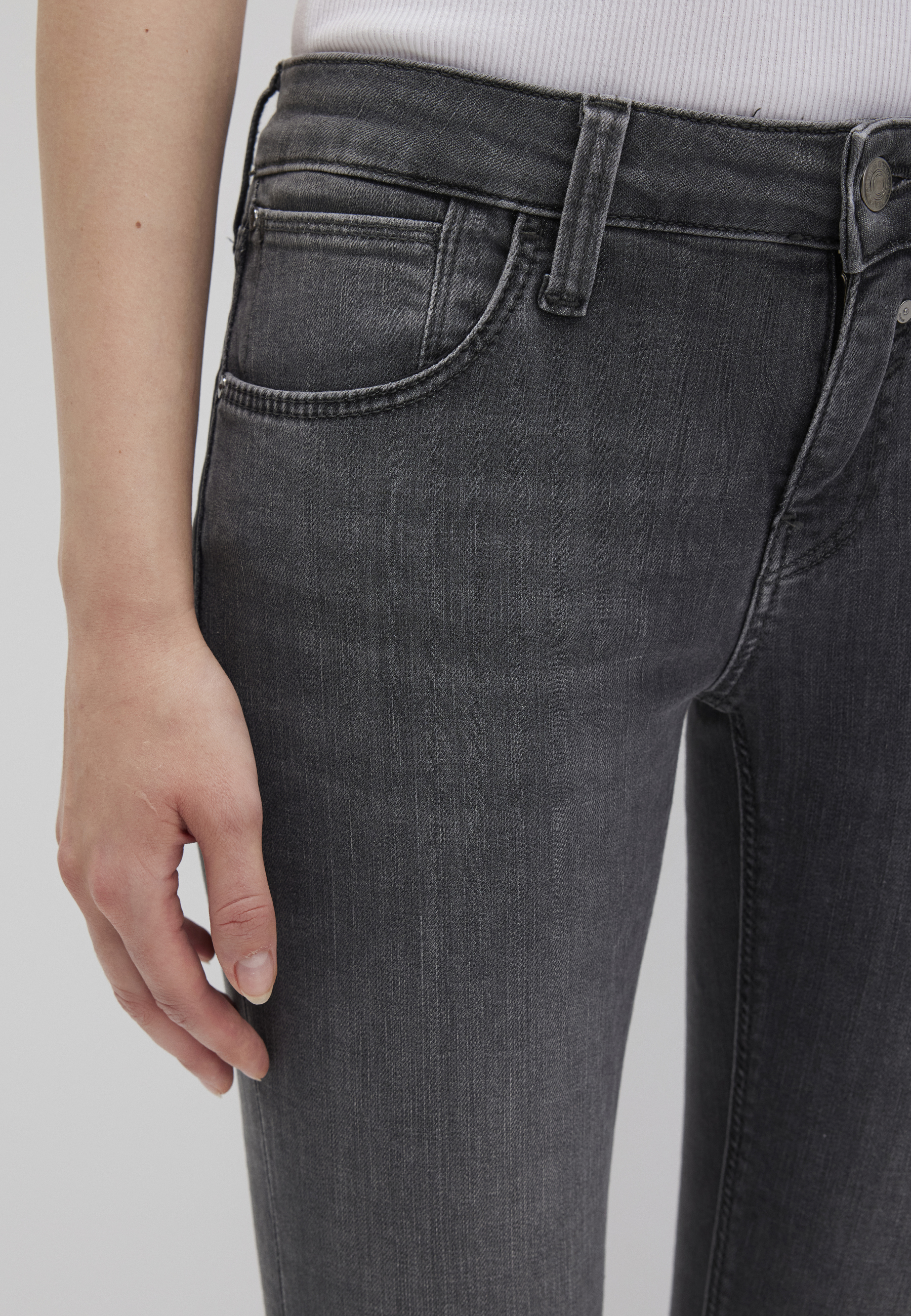 Super Skinny Adriana