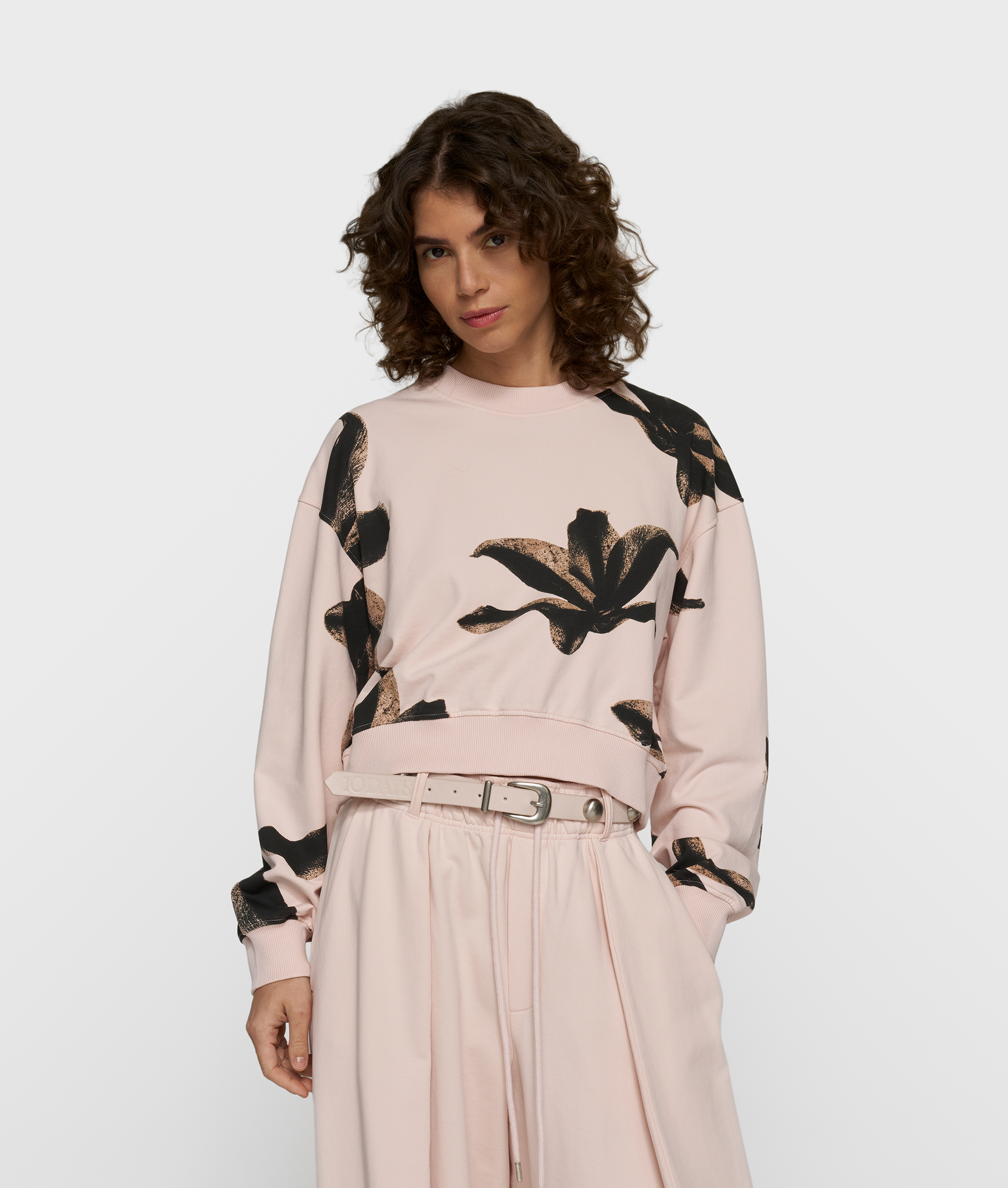  cropped sweater flower