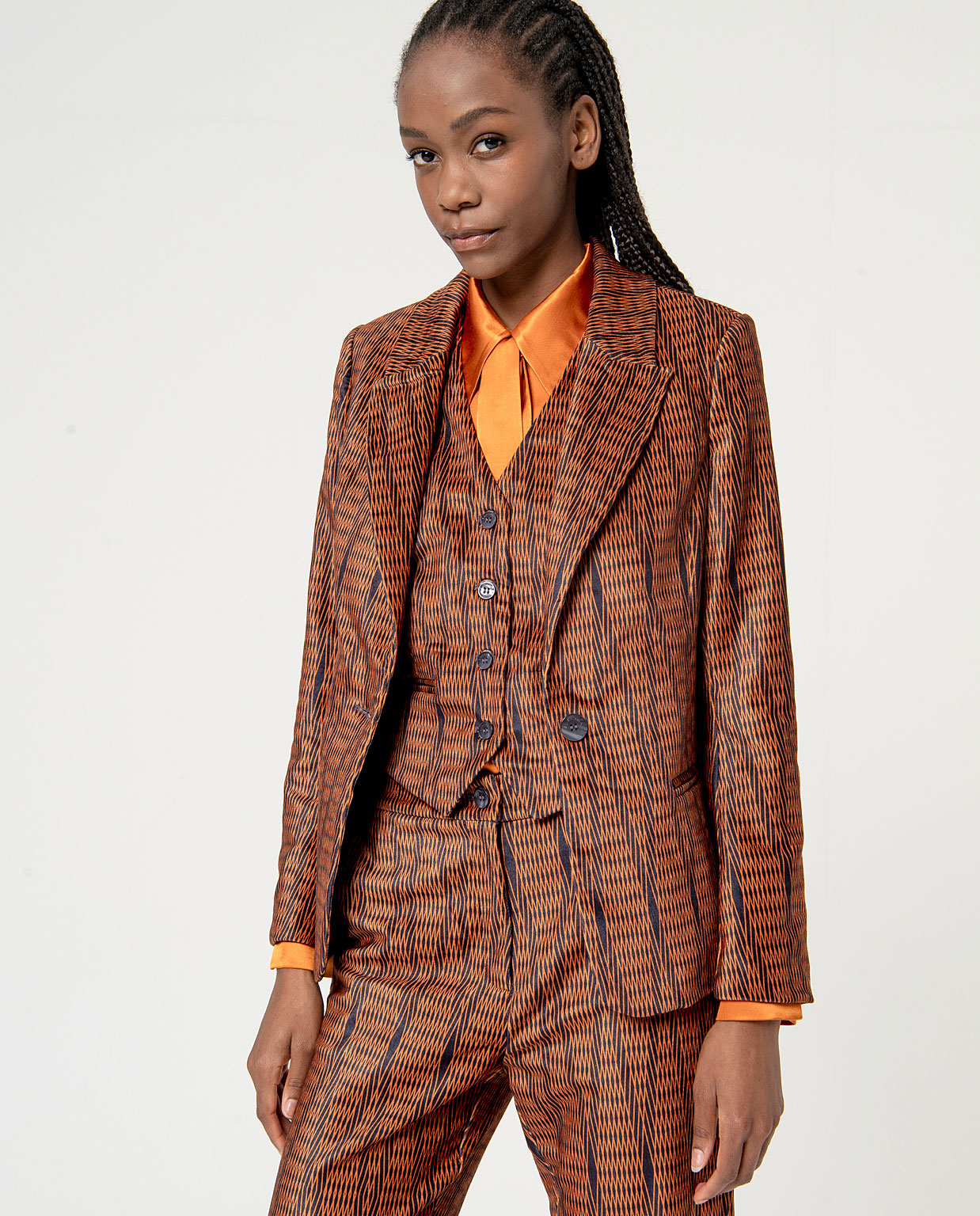 SURKANA elastischer Satinblazer