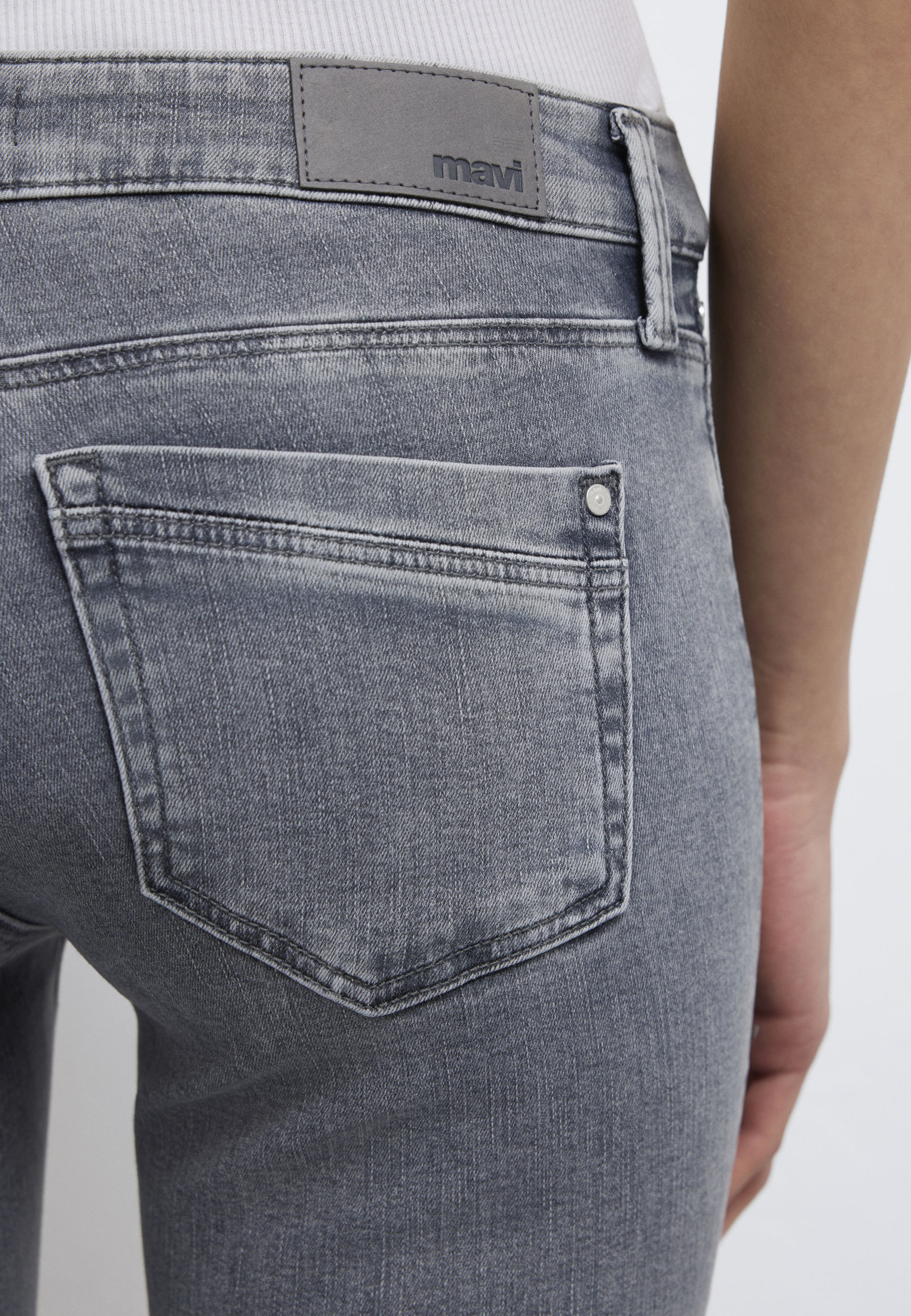 Bella Mide Rise, BootcutMAVI Hose Da.