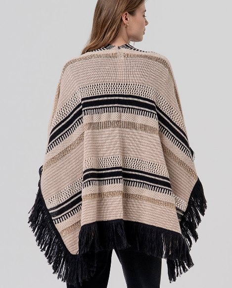 gestreifter Poncho