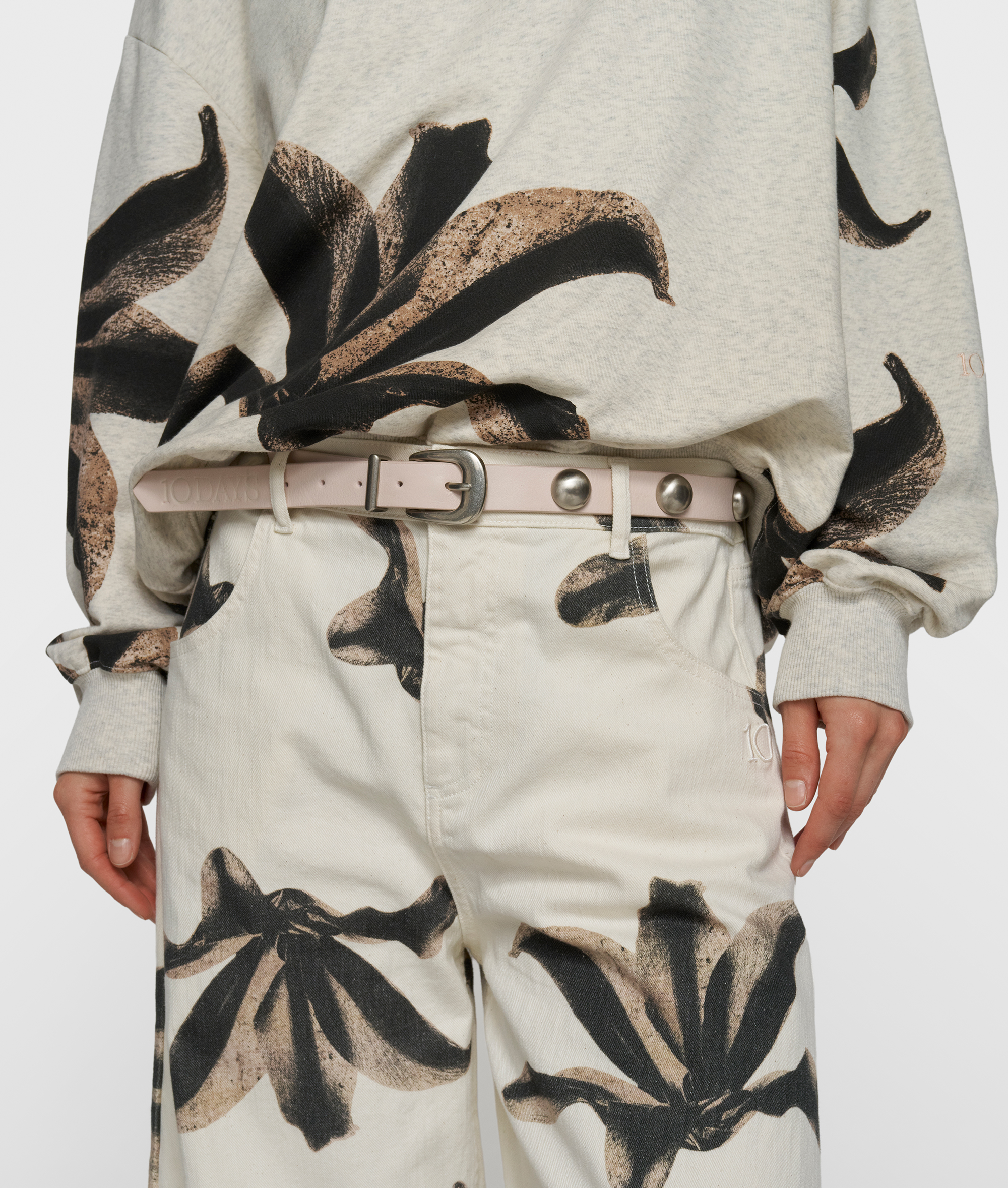leather belt studs