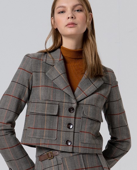 Kurzer Blazer mit Karomuster 