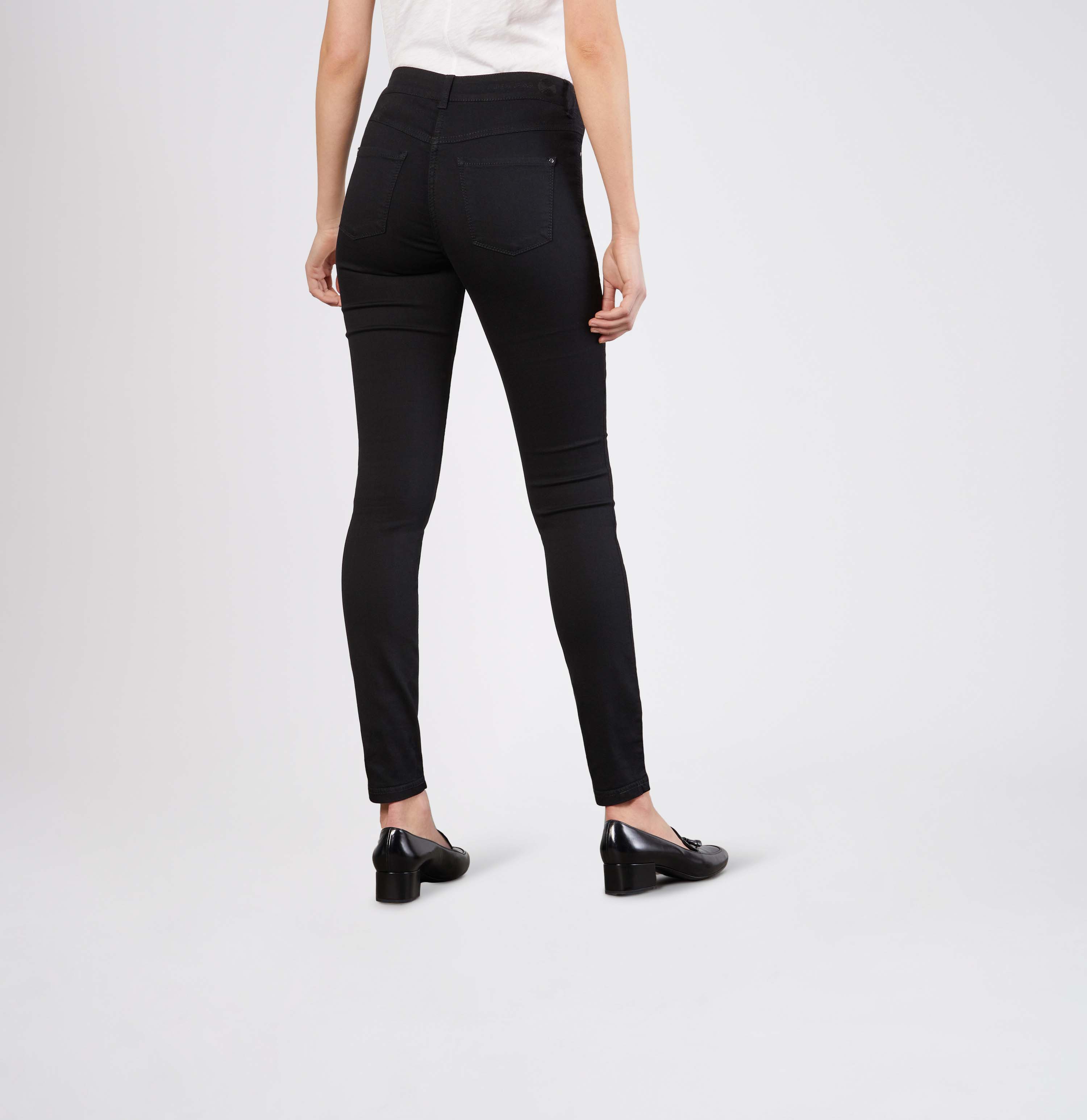 Dream Skinny Color D999